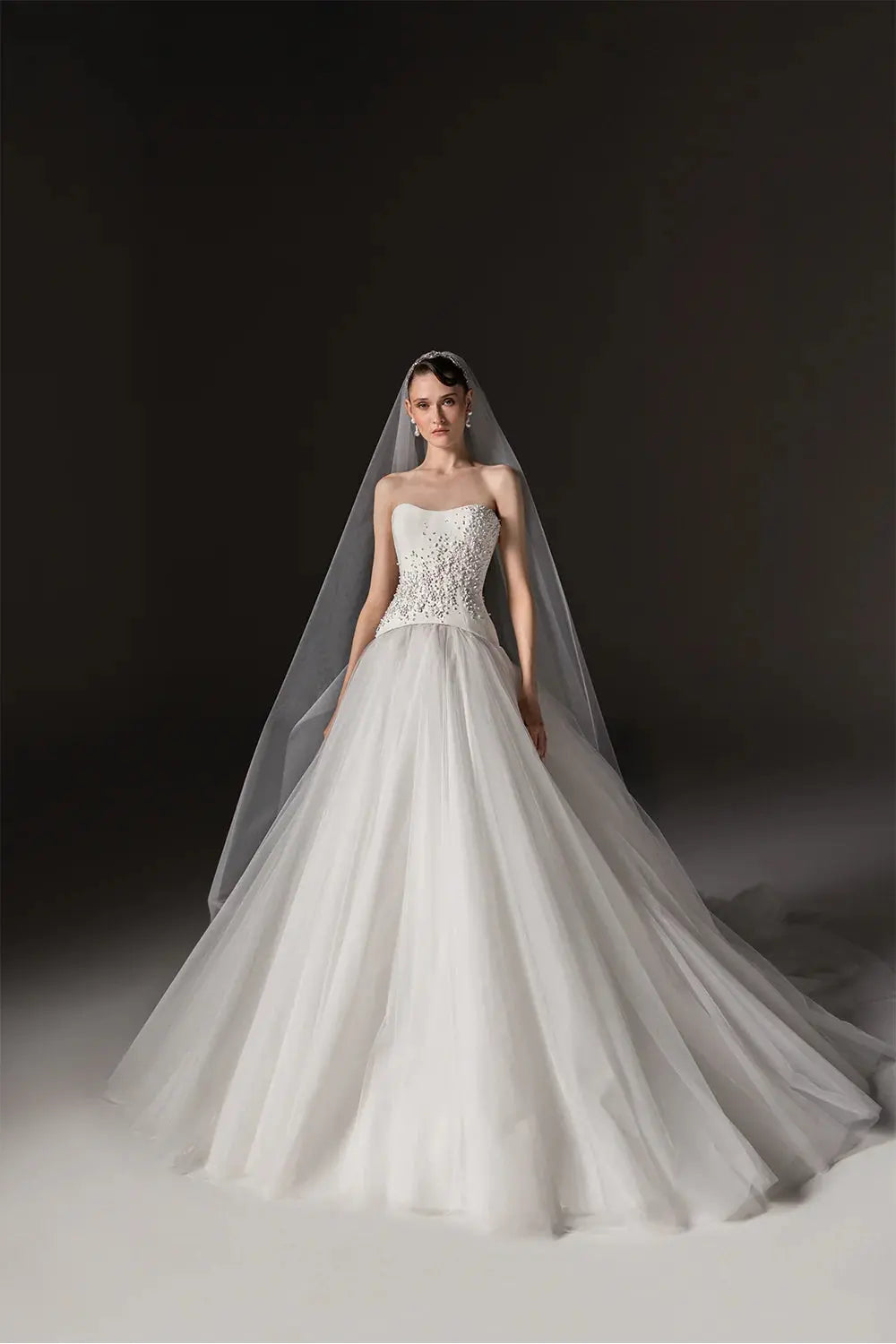 Elegant White Strapless Bodice Crystal Ball Gown Wedding Dress with Veil SW668
