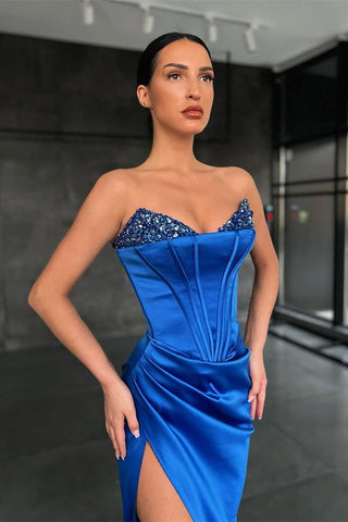 Königsblaues langes Meerjungfrau-Abendkleid aus Satin mit Herzausschnitt und Schlitz