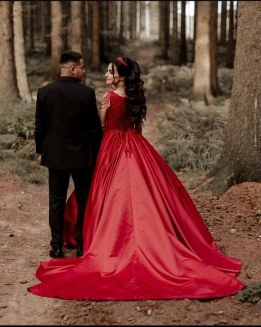 Designer Red A-Line Sleeveless Wedding Dresses With Lace by misshow.com
