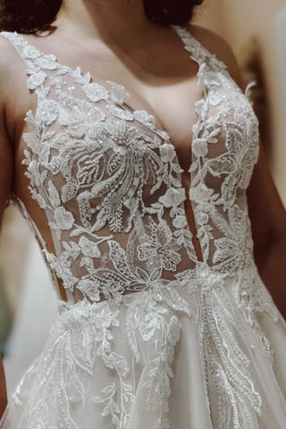Designer Simple A-line V-neck Wedding Dresses With Lace