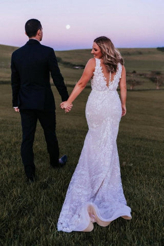 Designer V-Neck Sleeveless Mermaid Wedding Dresses With Lace