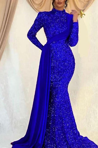 Hochgeschlossenes, langärmliges, paillettenbesetztes Meerjungfrauen-Ballkleid mit Rüschen