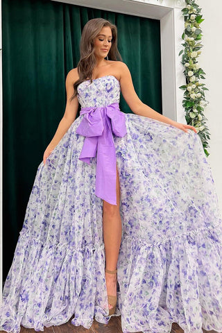 Schickes, trägerloses, langes Chiffon-Ballkleid mit Blumenmuster und Schlitz