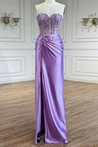 Eirene | Vestido de fiesta largo de satén con escote corazón y sirena morado con cuentas