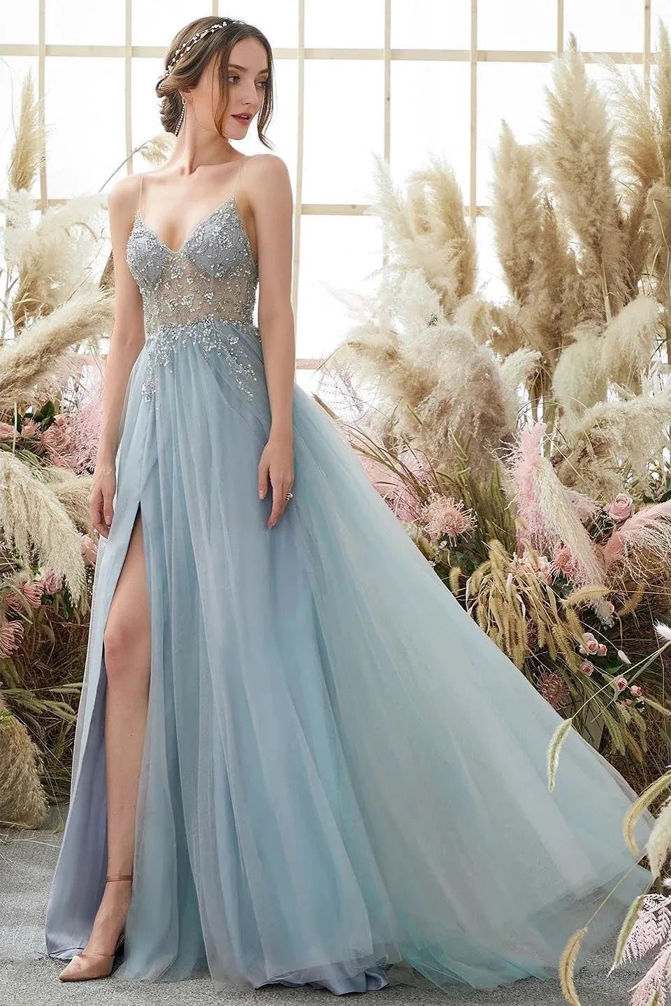 Elegantes blaues A-Linien-Ballkleid mit V-Ausschnitt, Spaghettiträgern, Schlitz vorne und Perlenbesatz