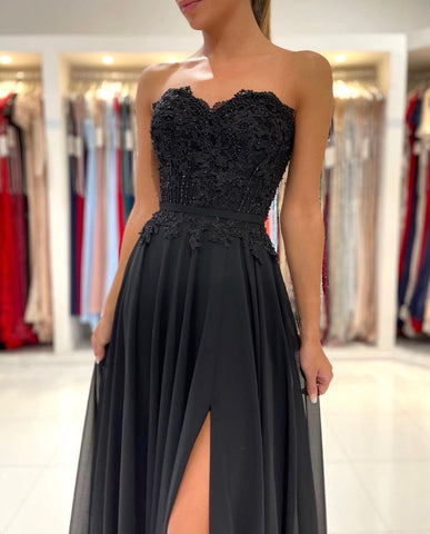 Elegante vestido de fiesta negro largo de gasa con escote en A y abertura