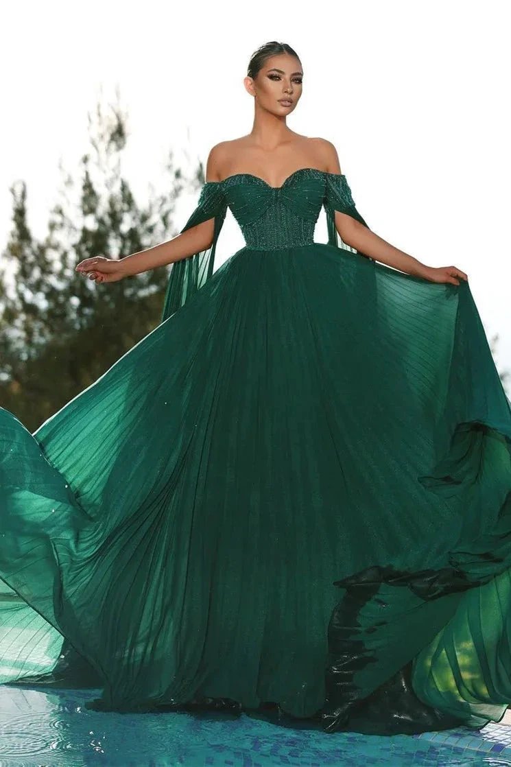 Robe de bal élégante vert foncé à paillettes, décolletée et évasée