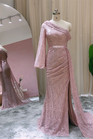 Elegant evening dresses with sleeves