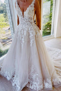 Elegant Floor length ivory lace princess wedding dress by BIZTUNNEL