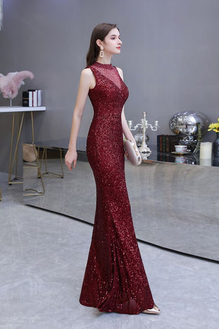 Elegante vestido de fiesta de sirena sin mangas color burdeos con cuello ilusión