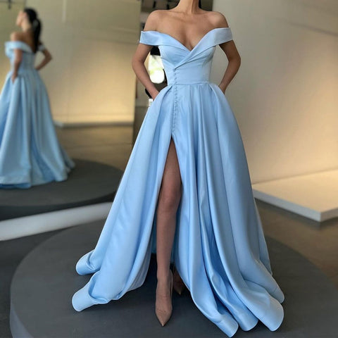 Elegantes langes schulterfreies A-Linien-Ballkleid aus Satin mit Schlitz