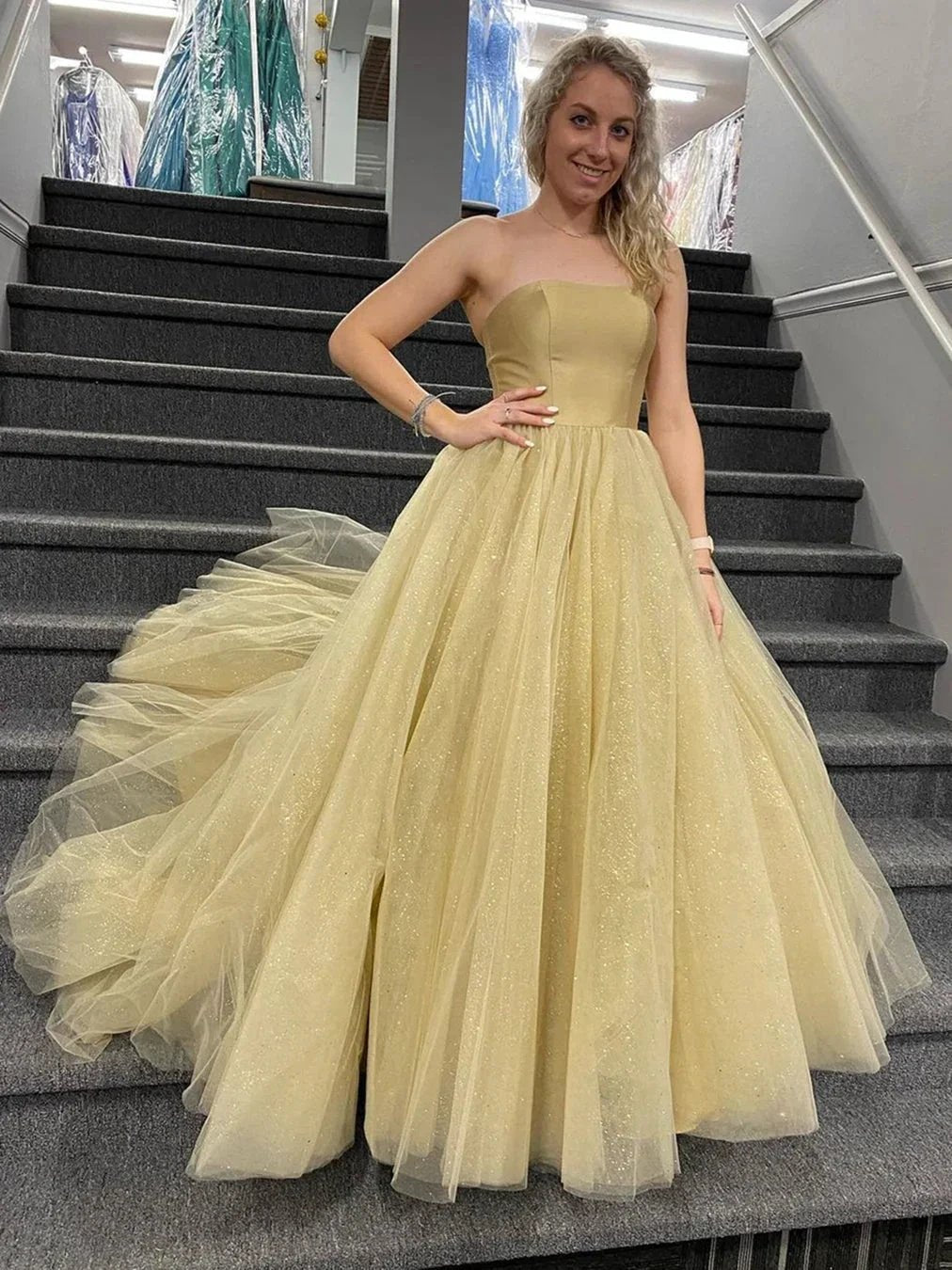 Vestidos Elegantes Longos de Tule em Linha A, Sem Alças, para Baile Formal e Noite