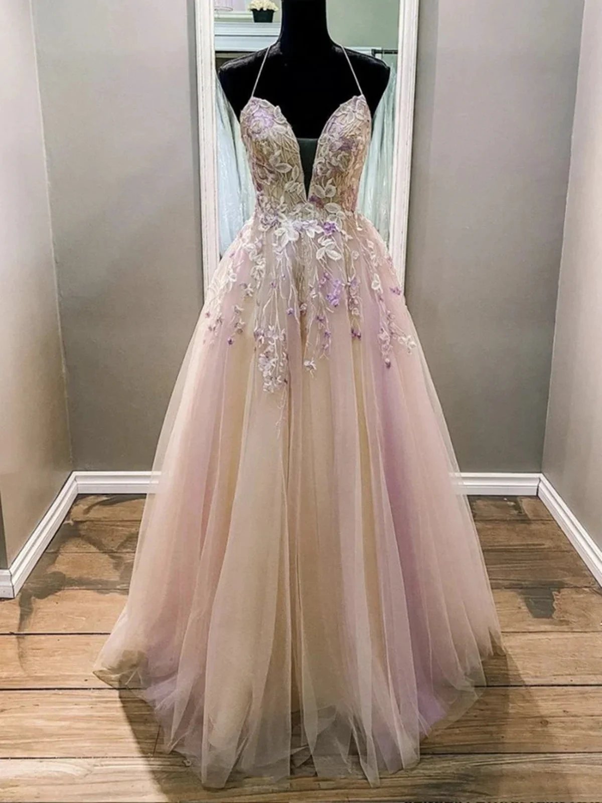 Elegant Long A Line V Neck Backless Tulle Lace Evening Formal Prom Dresses (ZD02917)