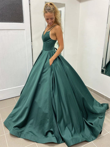 Elegante vestido de fiesta formal de graduación con escote en V, de satén, espalda abierta y bolsillos.