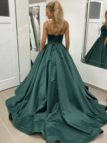 Elegante vestido de fiesta formal de graduación con escote en V, de satén, espalda abierta y bolsillos.