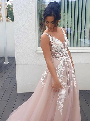 Elegante vestido largo de graduación formal con escote en V, tul, encaje y espalda descubierta