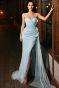 Elegantes vestidos de noche largos de color azul brillante con abertura y corte sirena.