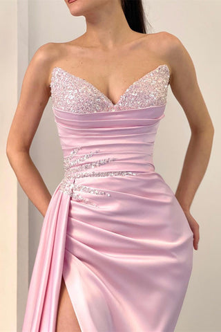 Elegantes langes rosa ärmelloses Satin-Ballkleid mit Schlitz vorne und Perlenbesatz