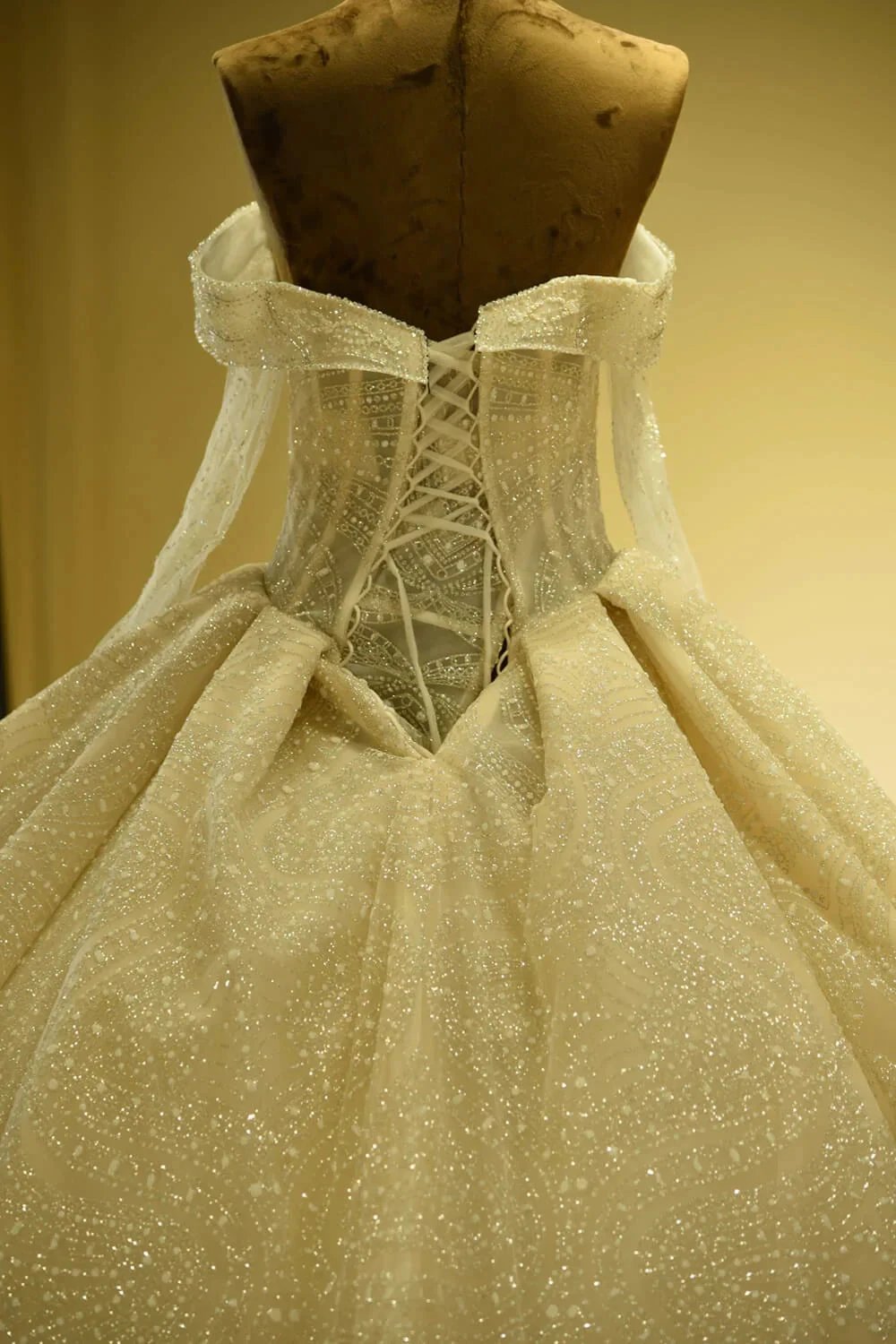 Elegant Long Sleeve Sweetheart Lace-up Ivory Tulle Ball Gown Wedding Dress by misshow.com