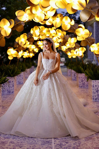 Elegant Long White A-line Appliques Lace Straps Weeding Dress