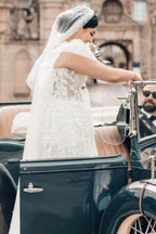 Vestido de Noiva Elegante Branco Longo em Linha A com Decote Quadrado, Tule e Renda, com Mangas Curtas