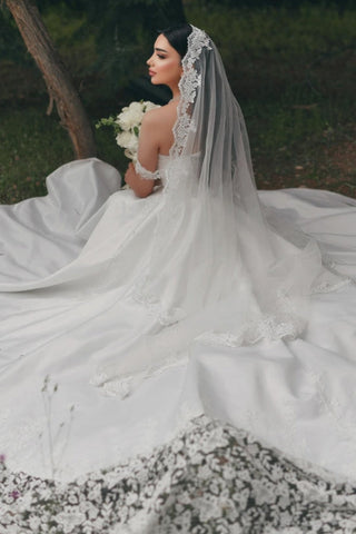 Elegant Long White A-line Sweetheart Off-the-shoulder Lace Wedding Dress