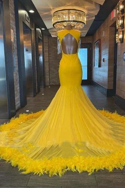 Elegante abito lungo giallo senza maniche a sirena con nappine, perline e applicazioni per il ballo di fine anno