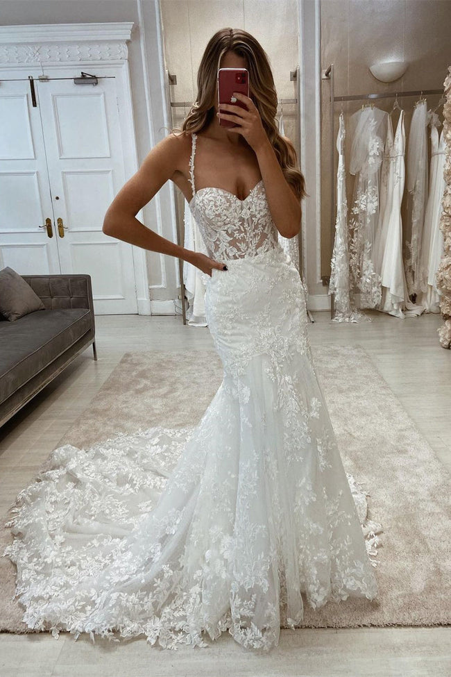 Elegant Mermaid Appliques Sleeveless Wedding Dress With Lace Hover Image