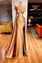 Vestido de cerimónia elegante com um ombro só, mangas compridas, lantejoulas e racha