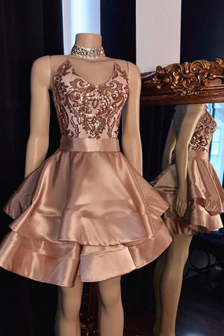 Elegante minivestido de fiesta de satén con tirantes finos y sin mangas