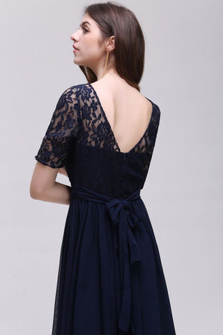 Elegante vestido de fiesta de gasa con escote redondo y corte A con encaje