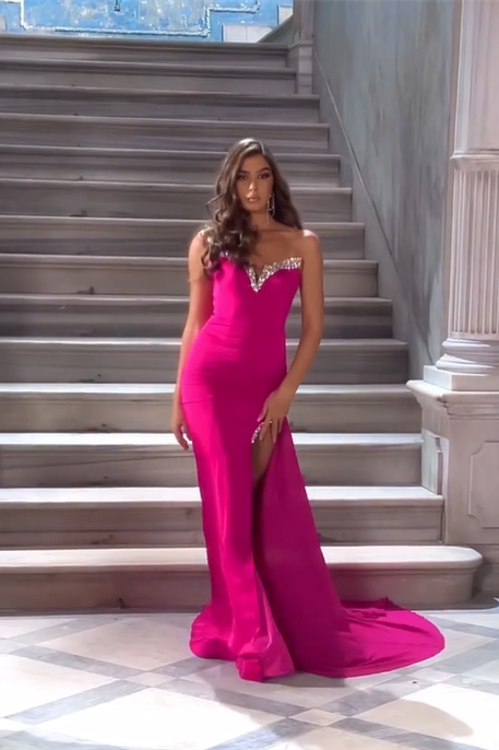 Elegant Sleeveless V-neck Sequined Mermaid Prom Dress With Slit Hover Image