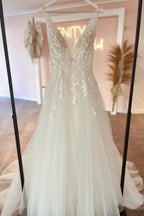 Elegant sweetheart V-neck sleeveless a-line lace Wedding dresses by misshow.com