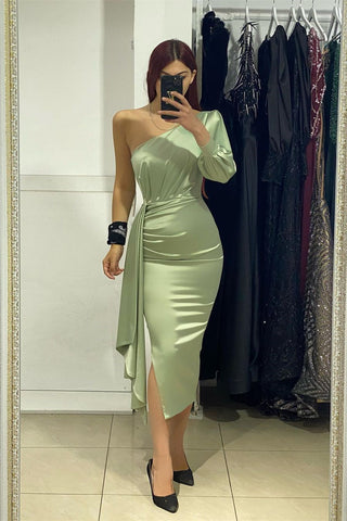 Elegantes, knielanges One-Shoulder-Ballkleid aus Satin