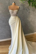 Elegant White Sequined Sleeveless Mermaid Wedding Dresses With Pearl by misshow.com