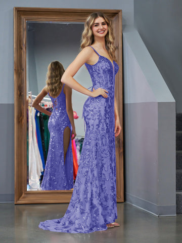 Lilafarbenes, langes Ballkleid mit Pailletten und Schlitz