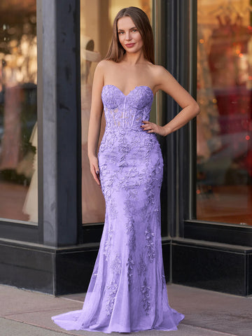 Evie | Langes Ballkleid aus Spitze im Meerjungfrauen-Stil mit herzförmigem Ausschnitt und Applikationen