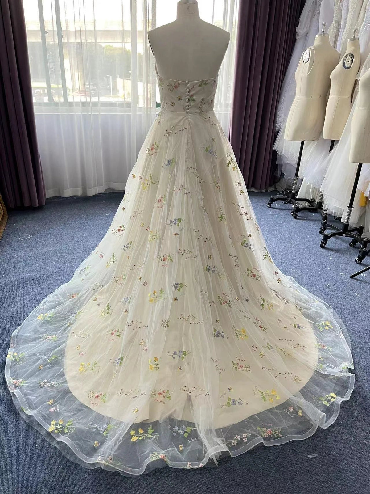 Exquisite A-line Flower Strapless Tulle Prom Dress by misshow.com