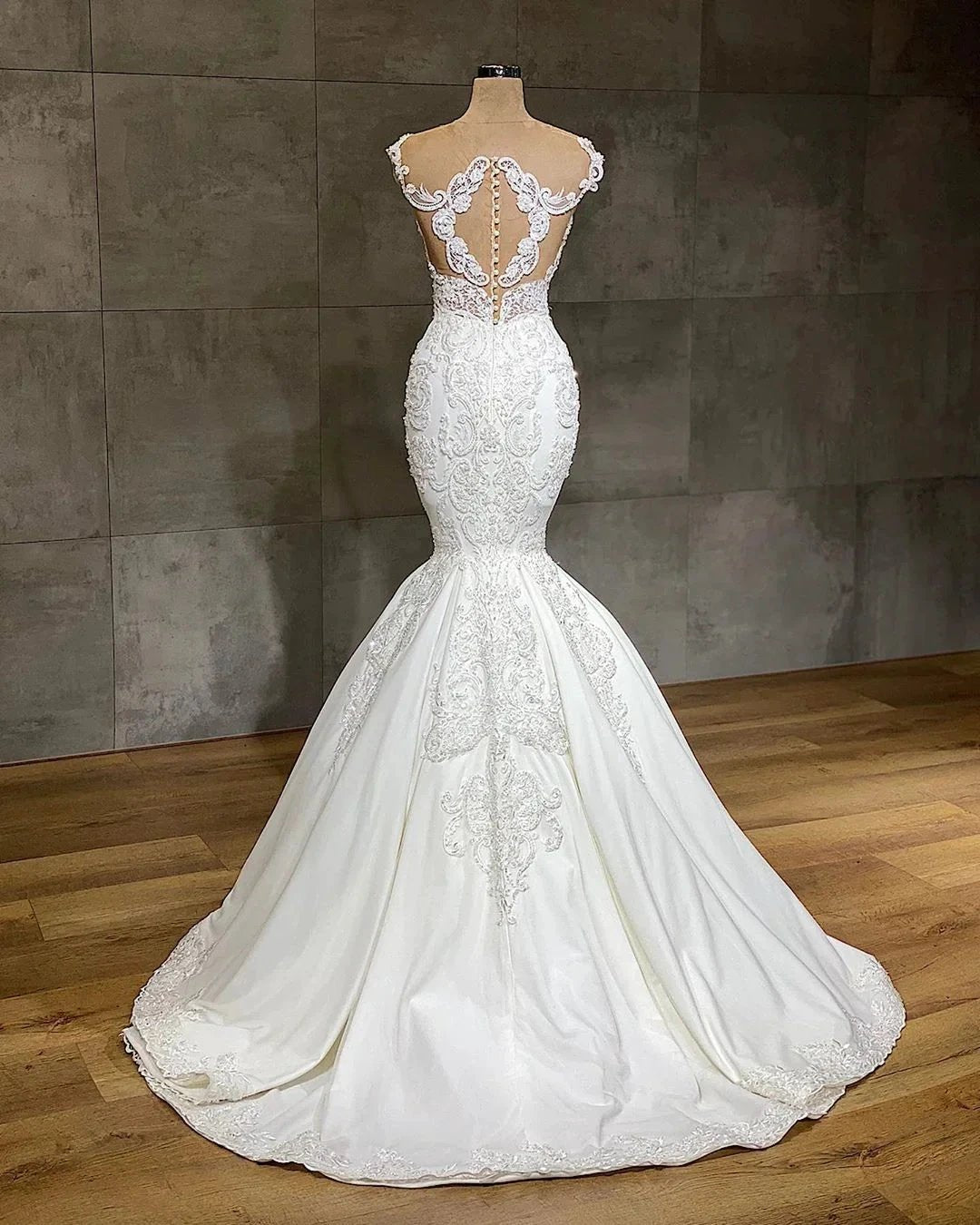 Exquisite Long Lace V-neck Sleeveless Mermaid Wedding Dresses by BIZTUNNEL