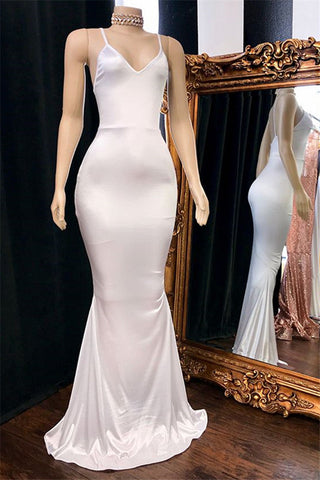 Vestido de fiesta blanco llamativo de corte sirena largo con tirantes finos y escote en V