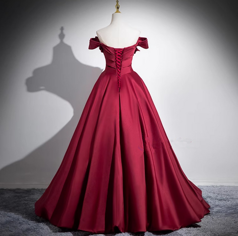 Vestido de fiesta elegante de satén burdeos con pliegues, corte A, Y7661