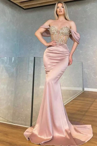 Langes, schulterfreies Meerjungfrau-Ballkleid aus Satin mit Herzausschnitt und Perlen