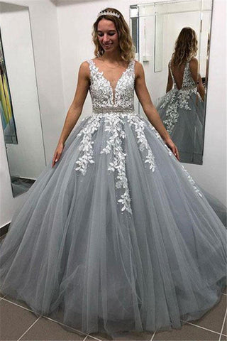 Fabuloso vestido de fiesta largo de tul con escote en V, tirantes finos y espalda descubierta