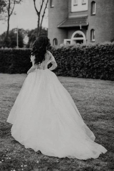 Fabulous Off-the-shoulder Sleeveless A-Line Tulle Wedding Dresses with Appliques by misshow.com