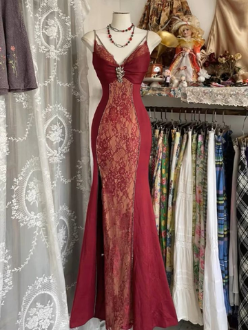 Charmantes Burgunderrotes Meerjungfrau-Abendkleid mit Spitzenträgern Y7685
