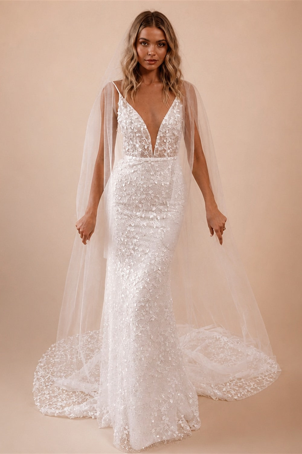 Customized Sexy Backless V Neck Spaghetti Straps Lace Mermaid Wedding Dresses Beaded Court Train Trumpet Vintage Bridal Gown