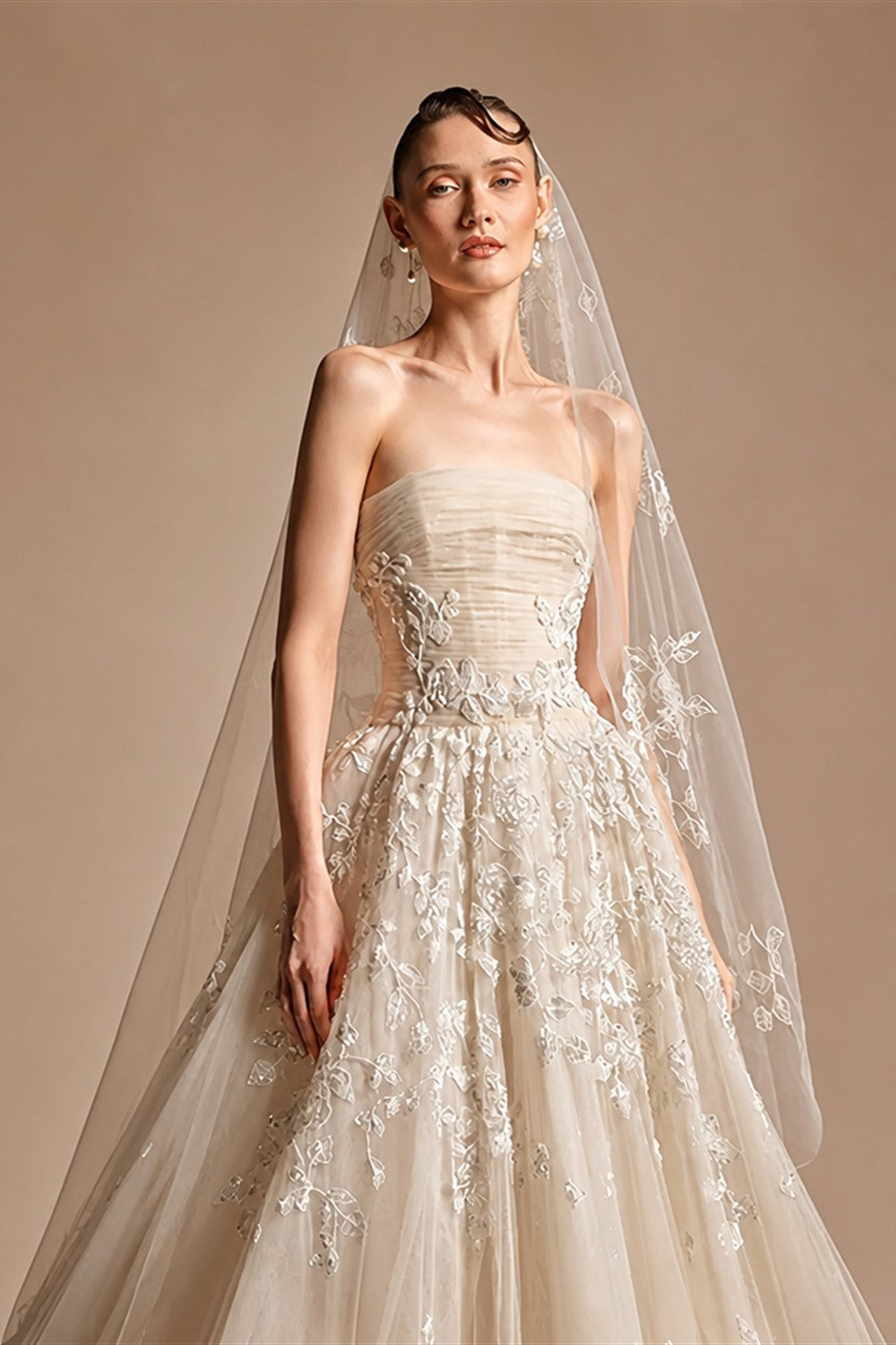 Romantic Champagne Strapless Floral Lace Tulle A-Line Wedding Dress with Veil ZP084
