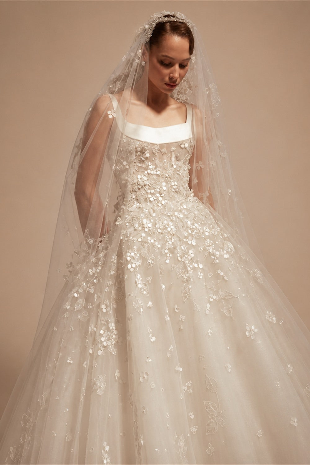 Luxury White Square Neck Beaded Floral Lace Ball Gown Wedding Dress with Veil ZP082