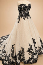 Chic Sleeveless Sweetheart Wedding Dresses for Women Plus Size Black and White A-Line Tulle Bridal Dress Customized