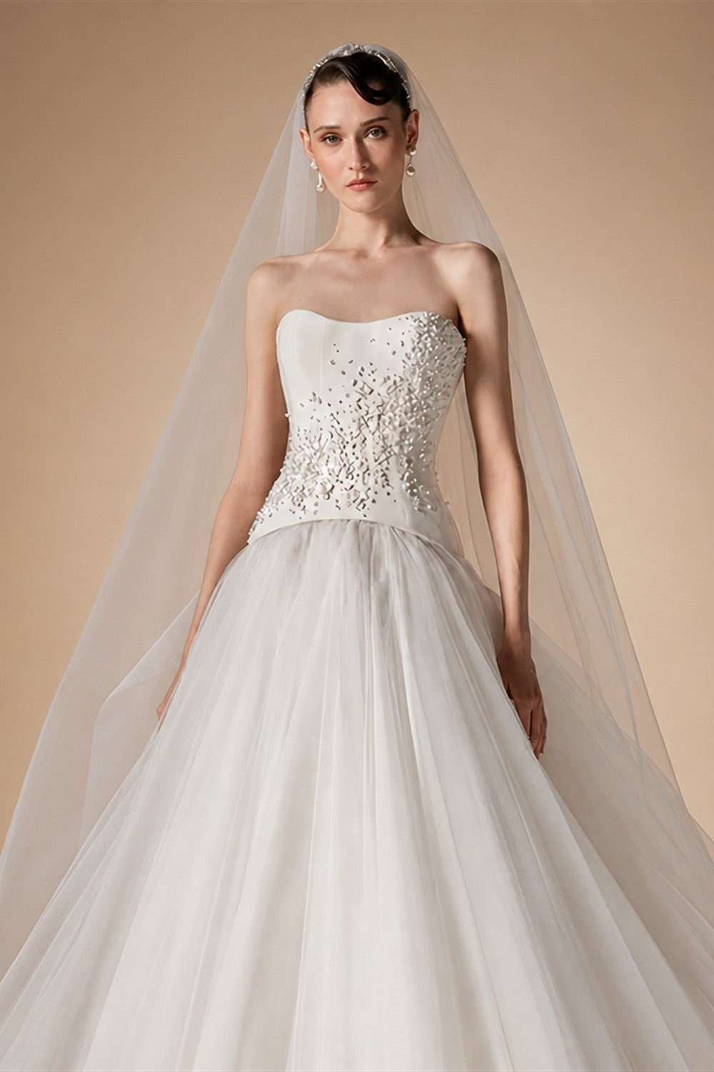Elegant White Strapless Bodice Crystal Ball Gown Wedding Dress with Veil ZP080